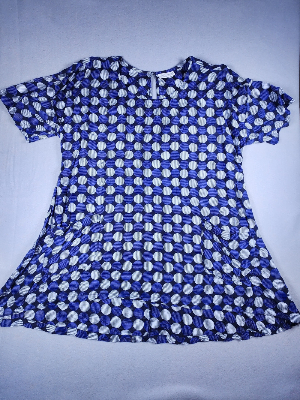 Komil‎ Short-Sleeve Tunic Top in Blue and White
